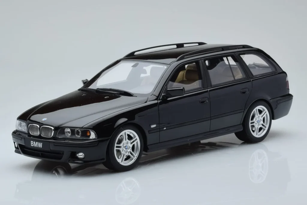 Model 1:18 BMW 540 E39 Touring M Package Black Otto