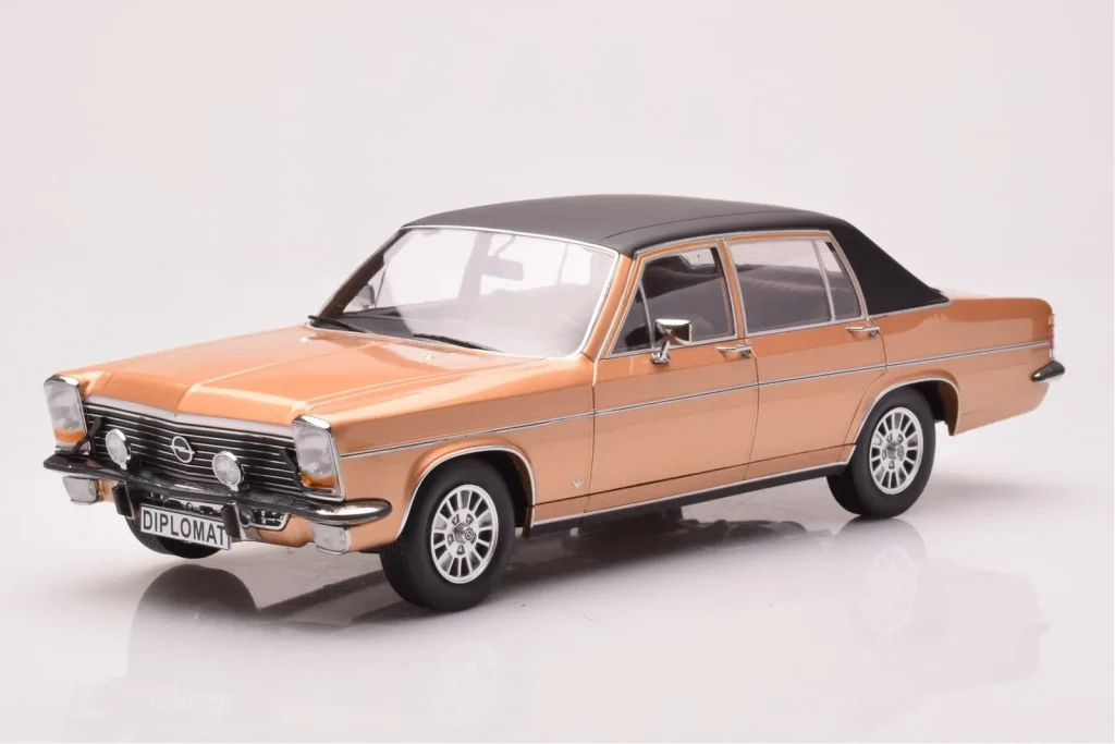 โมเดลรถ 1:18 Opel Diplomat B สีเบจเมทัลลิก MCG