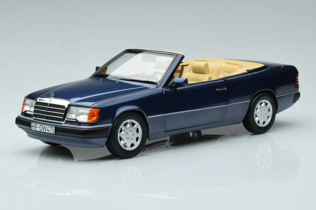Model 1:18 Mercedes 300 CE-24 A124 Cabriolet Nautical Blue Limited Edition Norev