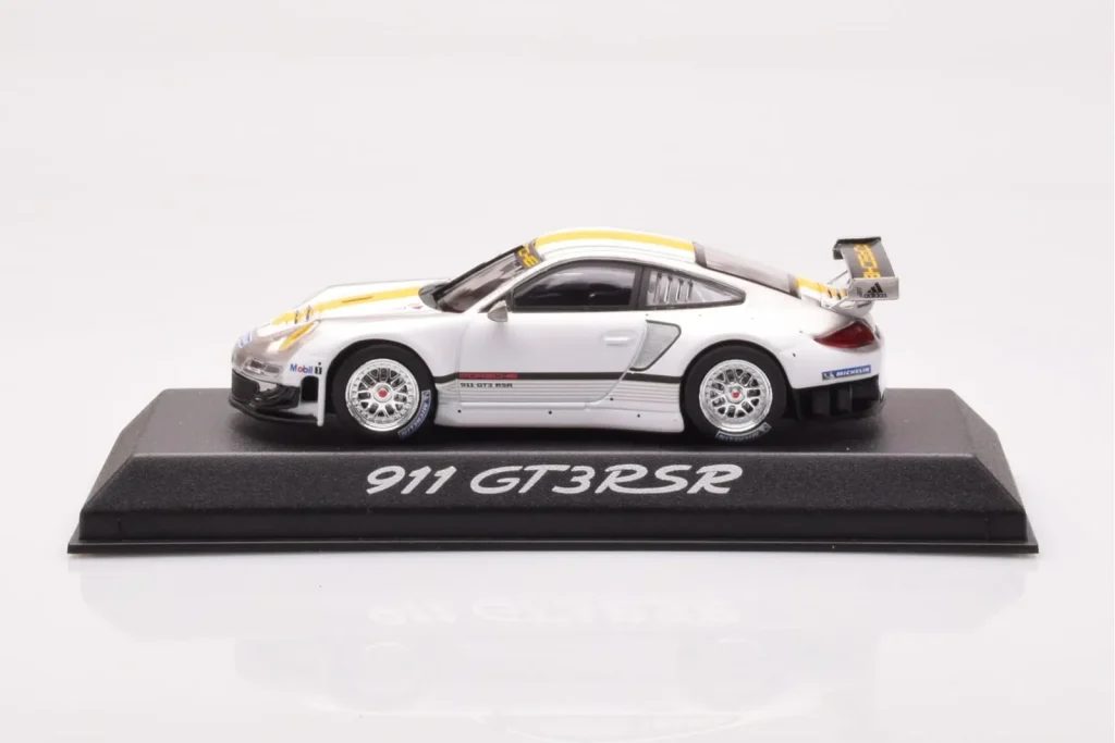 Model 1:43 Porsche 911 GT3 RSR Presentation year 2012 Norev