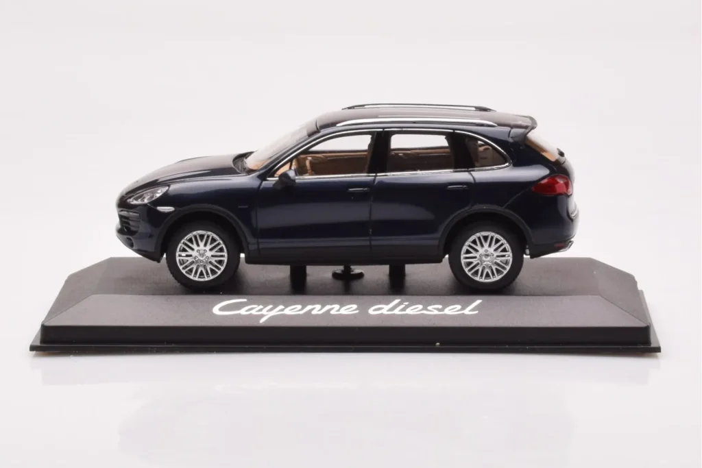 โมเดลรถ 1:43 Porsche Cayenne 9PA Diesel Dark Blue Minichamps