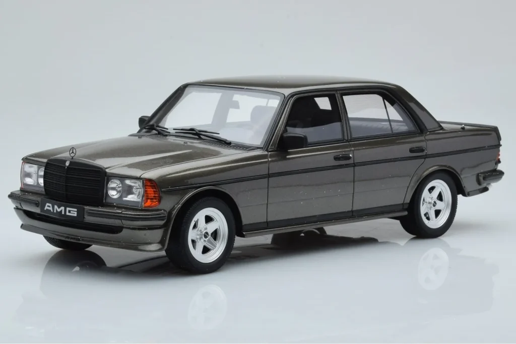 โมเดลรถ 1:18 Mercedes W123 AMG 280 สีเทา Otto (มือสอง)