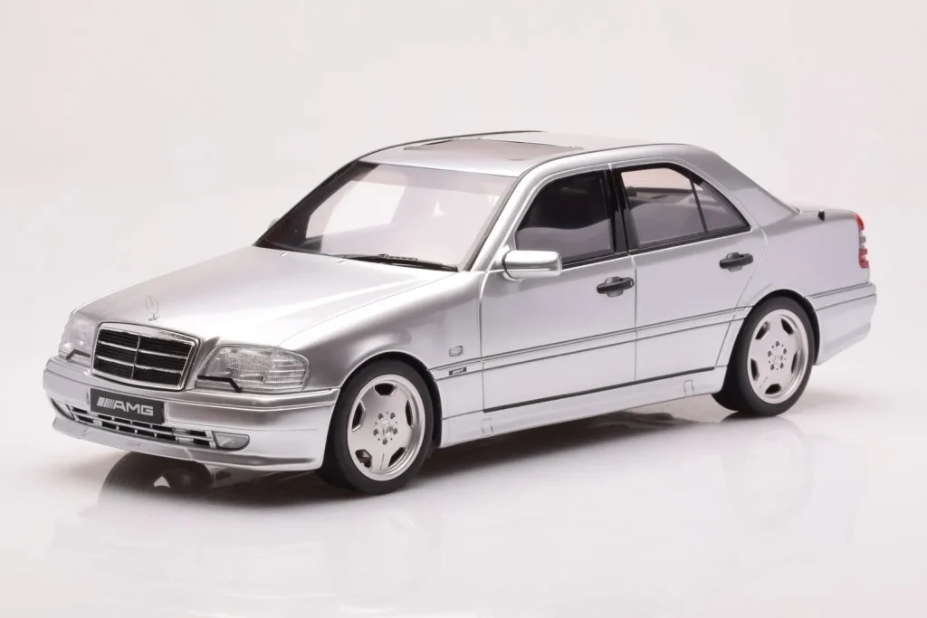车型 1:18 Mercedes C36 AMG W202 银色 Otto