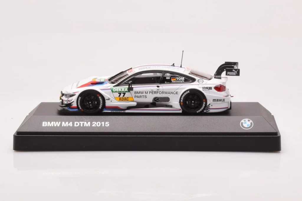 โมเดลรถ 1:43 BMW M4 F82 #77 M. Tomczyk BMW M Performance Parts DTM ปี 2015 Minichamps (มือสอง)