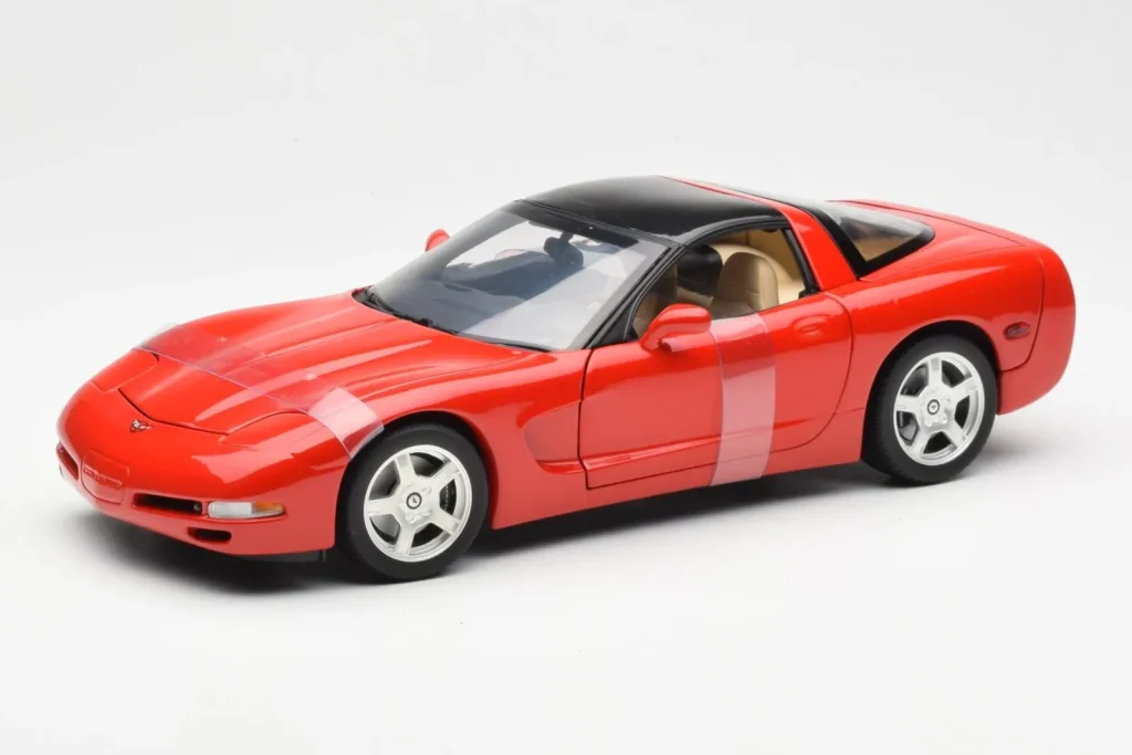 Model 1:18 Chevrolet Corvette C5 Hardtop red UT Models