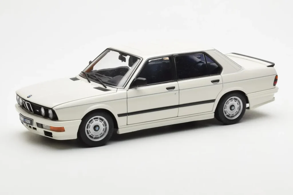 Model 1:18 BMW M535i E28 Alpine white AUTOart