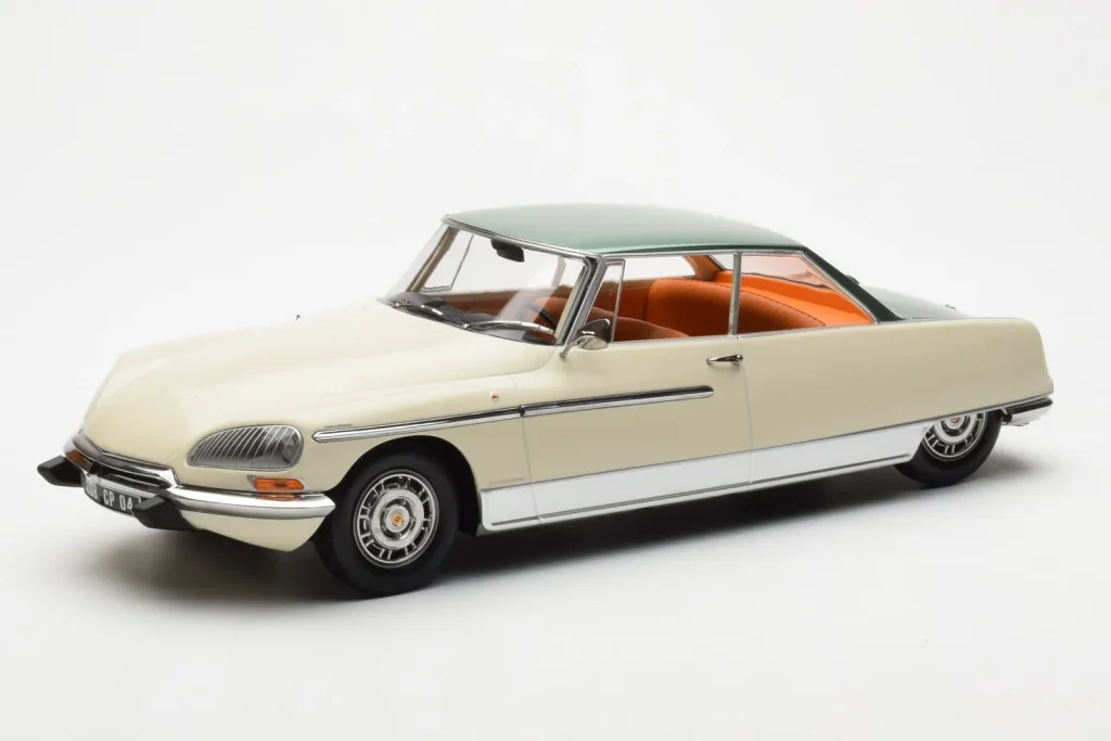 车型 1:18 Citroen DS 21 Le Leman Cabriolet Ivory and Green Norev