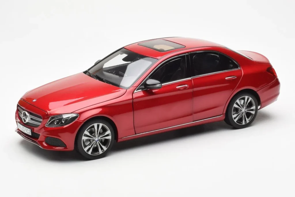 โมเดลรถ 1:18 Mercedes C-Class W205 Red Metallic Asia Exclusive Norev