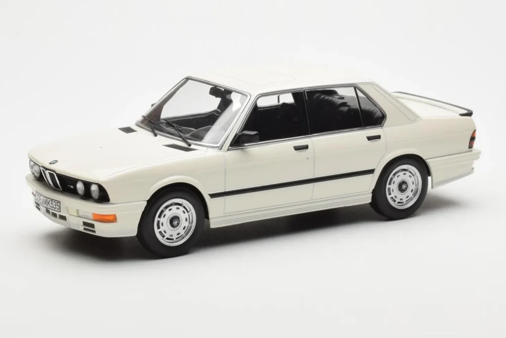 Model 1:18 BMW M535i E28 white Norev