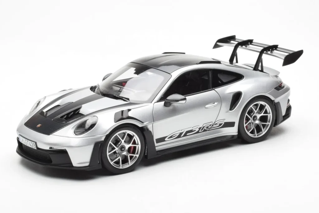 โมเดลรถ 1:18 Porsche 911 992 GT3 Weissach Pack GT สีเงินเมทัลลิก Norev