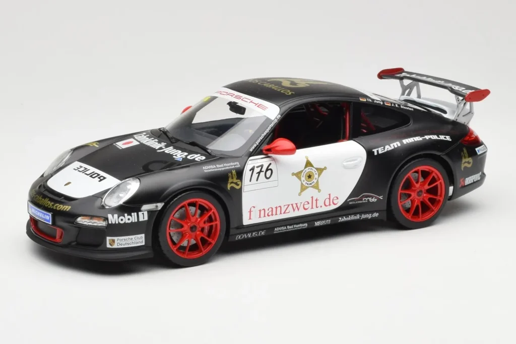 โมเดลรถ 1:18 Porsche 911 997 GT3 RS #176 Team Ring Police VLN ปี 2011 Norev (มือสอง)