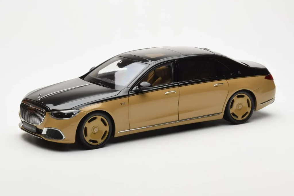 车型 1:18 Mercedes Maybach S680 W223 Obsidian Black Sand Almost Real