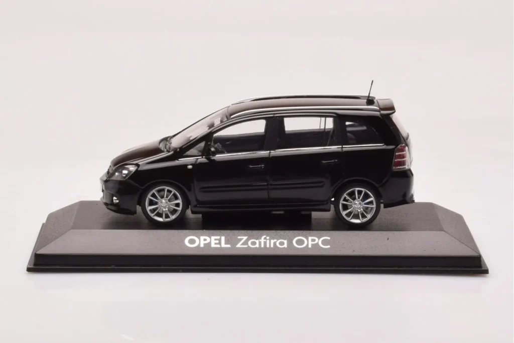 车型 1:43 Opel Zafira B OPC 黑色 Minichamps