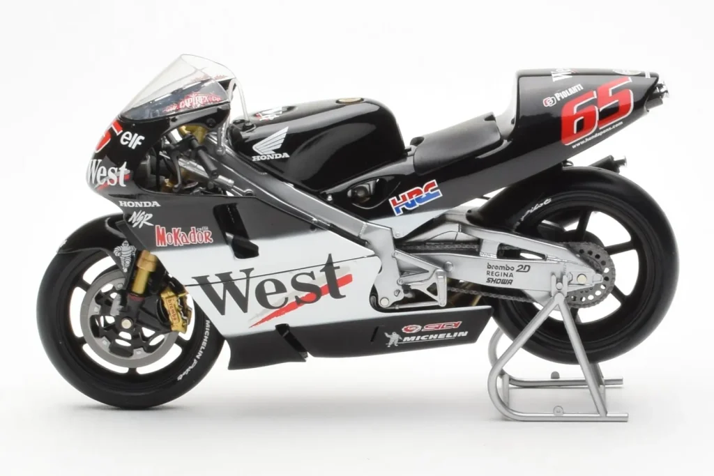 โมเดลรถ 1:12 Honda NSR500 West Honda Pons #65 L. Capirossi 500cc World Championship ปี 2001 Minichamps (มือสอง)