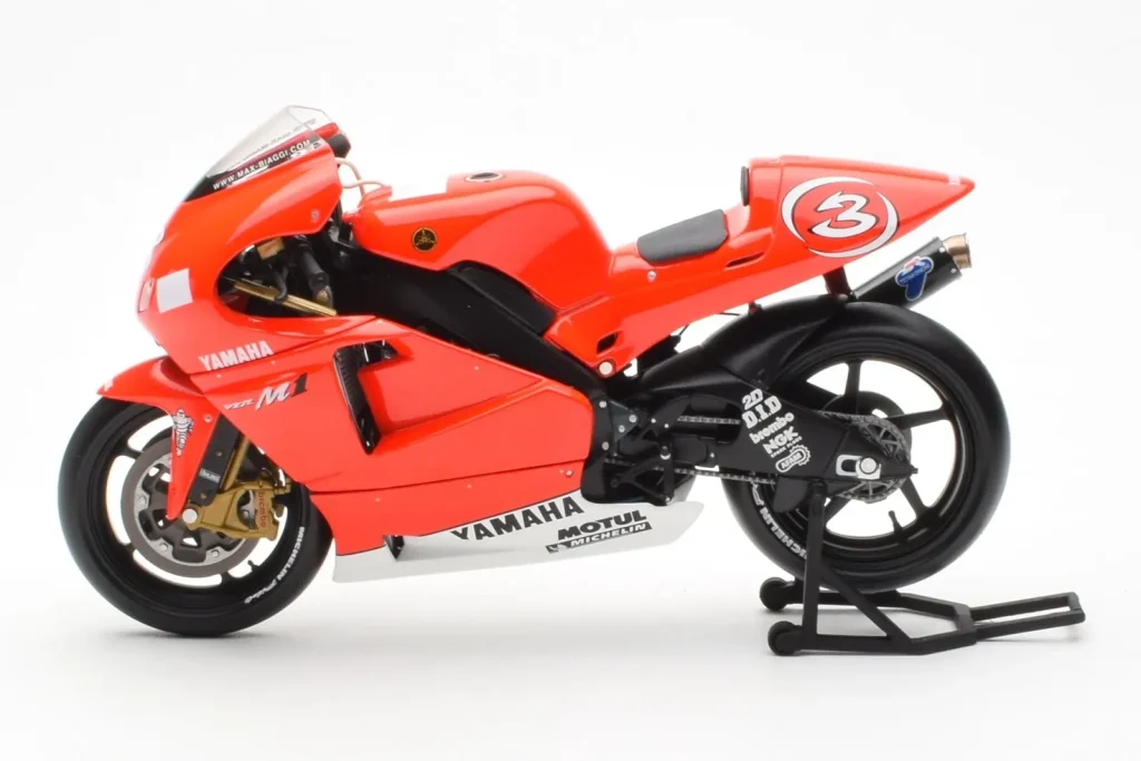 Model 1:12 Yamaha YZR-M1 Marlboro Yamaha Team #3 M. Biaggi MotoGP year 2002 Minichamps