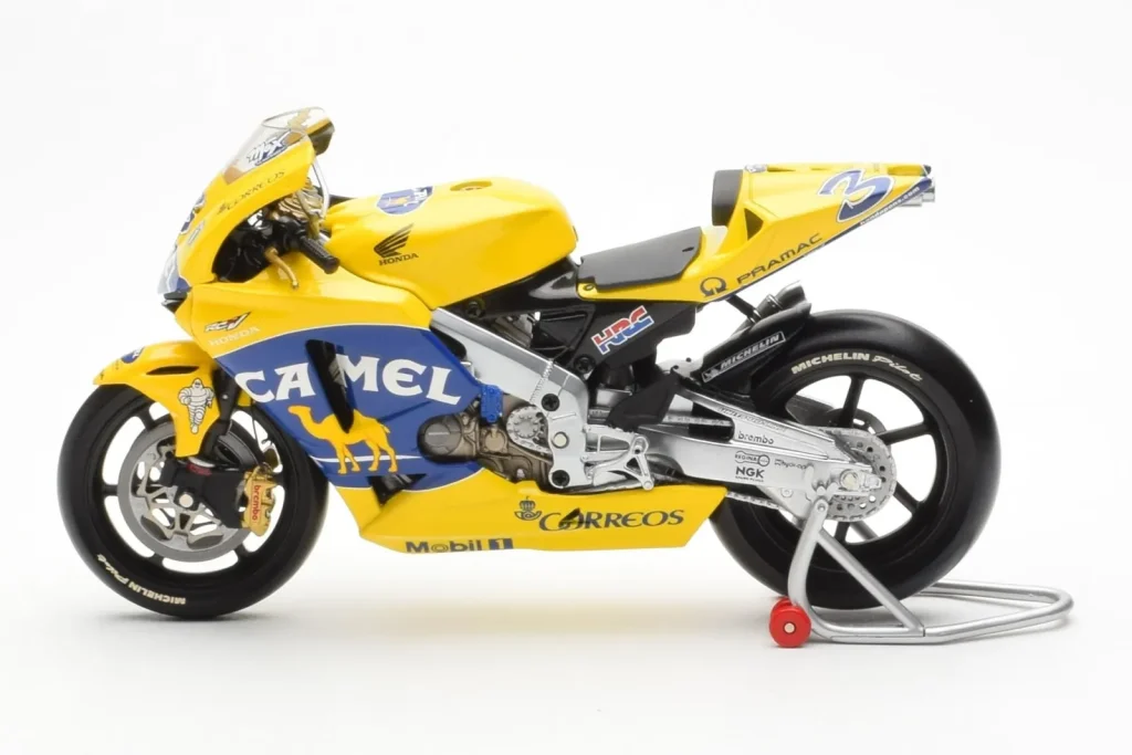 โมเดลรถ 1:12 Honda RC211V Pramac Pons #3 M. Biaggi MotoGP ปี 2003 Minichamps (มือสอง)