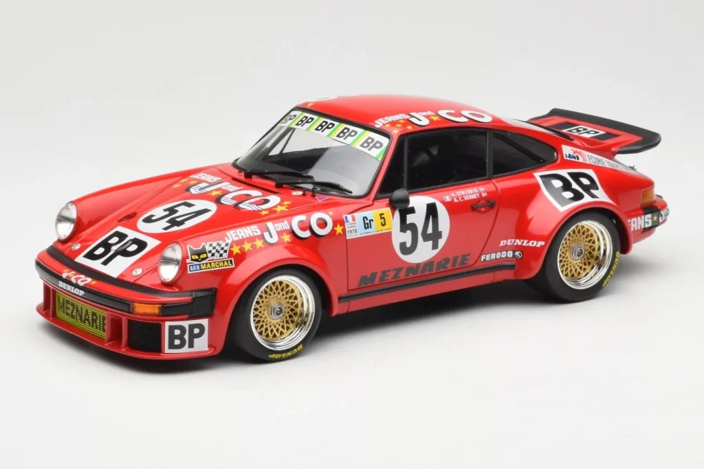 โมเดลรถ 1:18 Porsche 911 934 #54 H. Striebig / A-C. Verney 24 Hours of Le Mans ปี 1976 Minichamps (มือสอง)