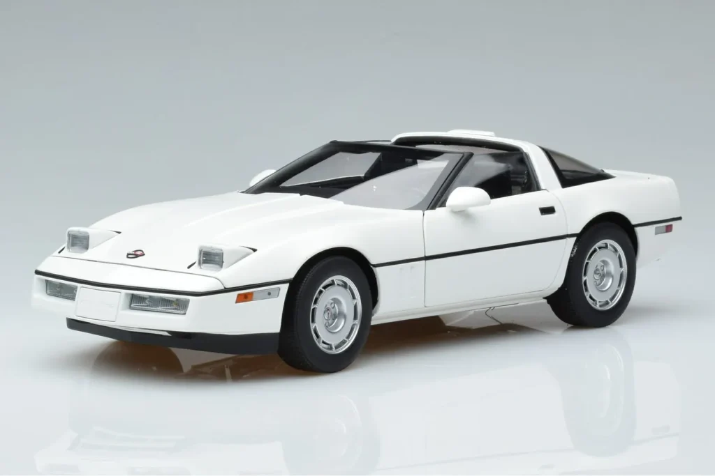 Model 1:18 Chevrolet Corvette C4 white AUTOart
