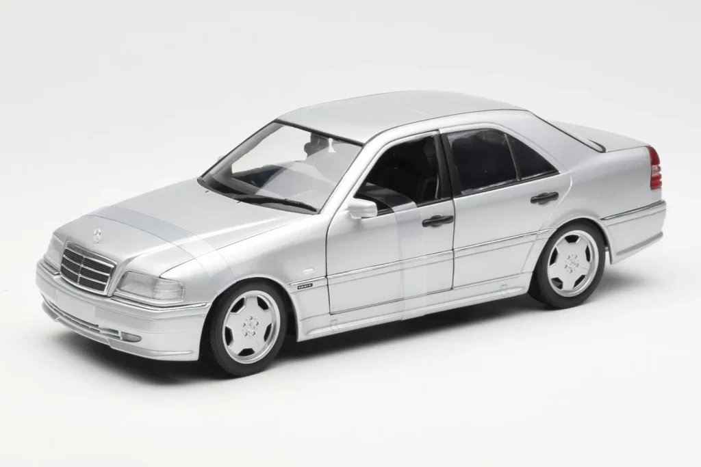 车型 1:18 Mercedes C36 AMG W202 银色 UT Models