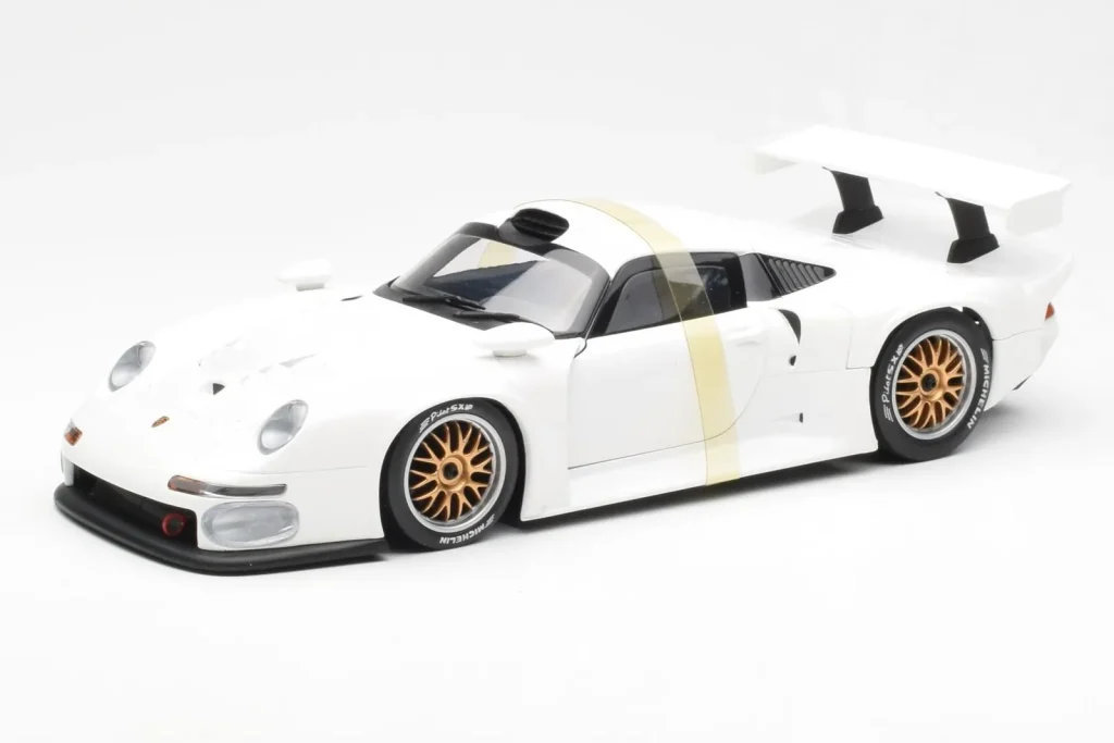 Model 1:18 Porsche 911 GT1 white UT Models