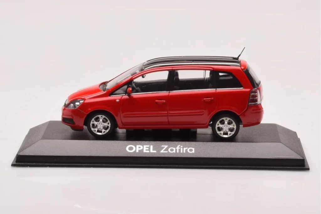 Model 1:43 Opel Zafira B OPC red Minichamps