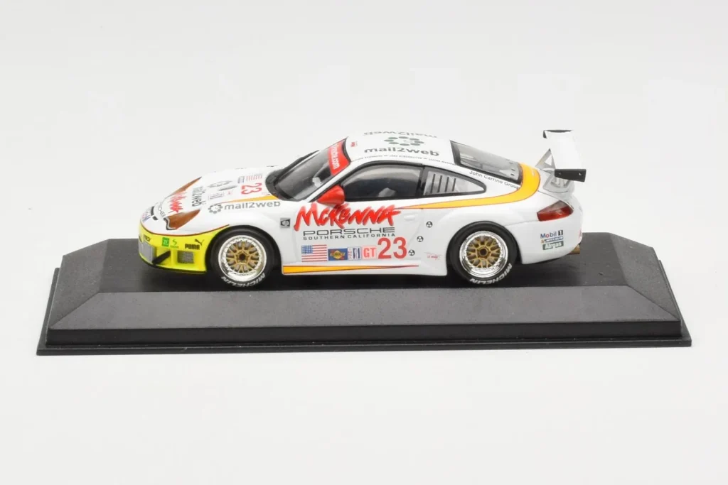 โมเดลรถ 1:43 Porsche 911 996 GT3 RS McKenna #23 T. Bernhard / J. Bergmeister / M. Maassen 12 Hours of Sebring ปี 2004 Minichamps (มือสอง)