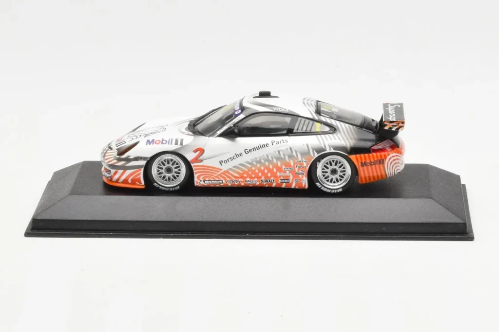 โมเดลรถ 1:43 Porsche 911 996 GT3 Cup Mobil 1 #2 V. Ickx Carrera Cup ปี 2004 Minichamps (มือสอง)