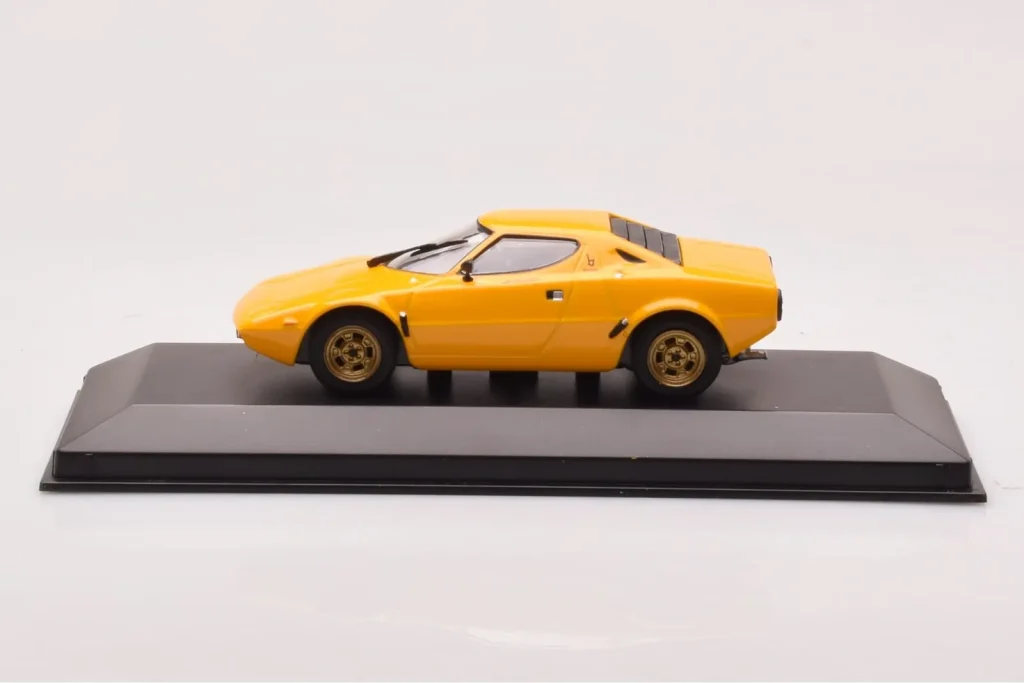 Model 1:43 Lancia Stratos yellow Minichamps