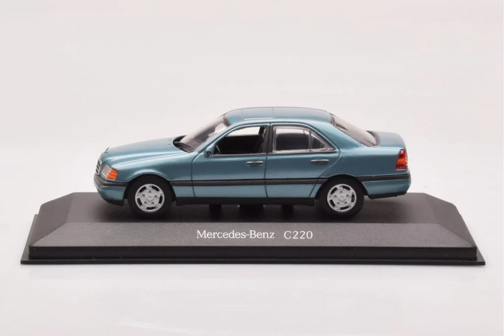 โมเดลรถ 1:43 Mercedes C-Class W202 C220 Petrol Metallic Minichamps (มือสอง)