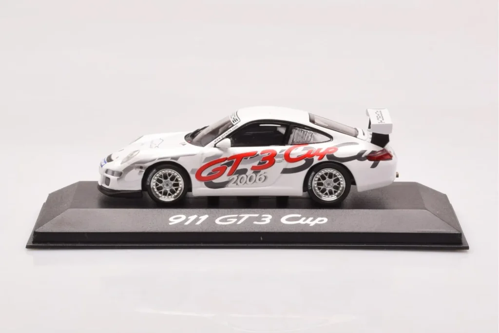 โมเดลรถ 1:43 Porsche 911 997 GT3 Cup Porsche Carrera Cup Asia ปี 2006 Minichamps (มือสอง)