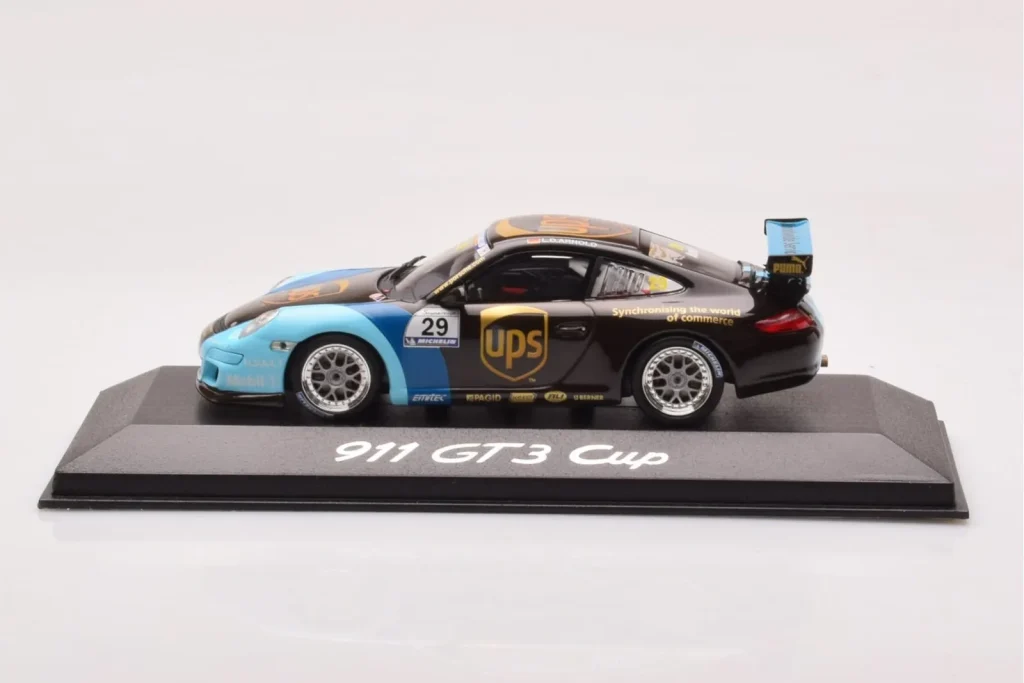 โมเดลรถ 1:43 Porsche 911 997 GT3 Cup #29 UPS ปี 2006 Minichamps (มือสอง)