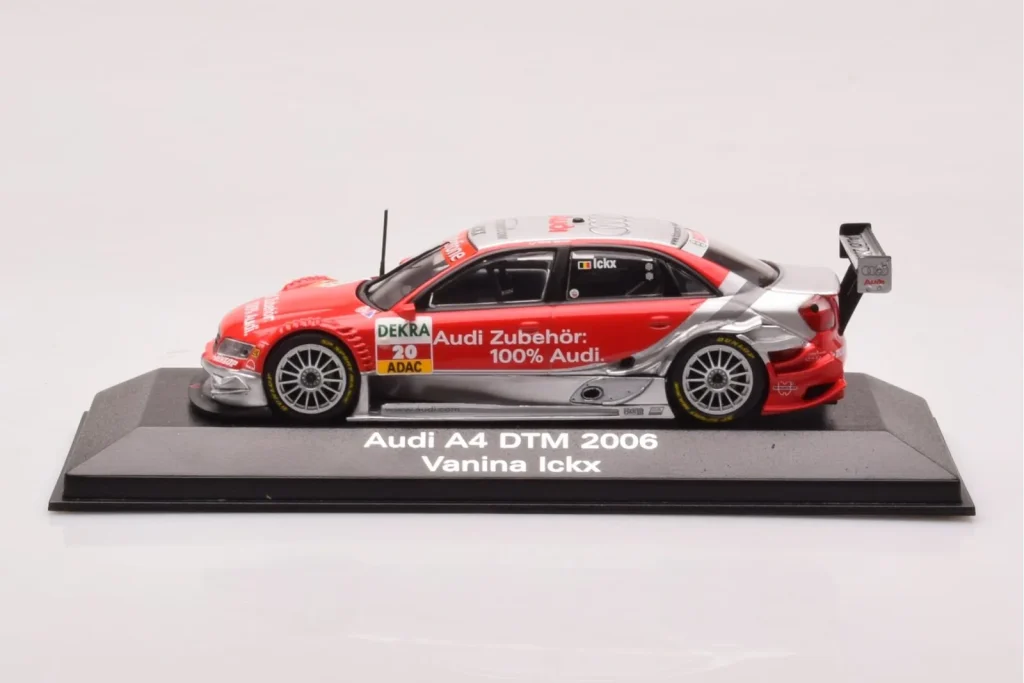 โมเดลรถ 1:43 Audi A4 B7 #20 Ickx Audi Sport Zubehor DTM ปี 2006 Minichamps (มือสอง)