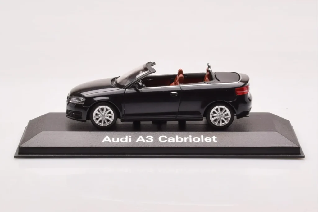 Model 1:43 Audi A3 8P Cabriolet Black Minichamps