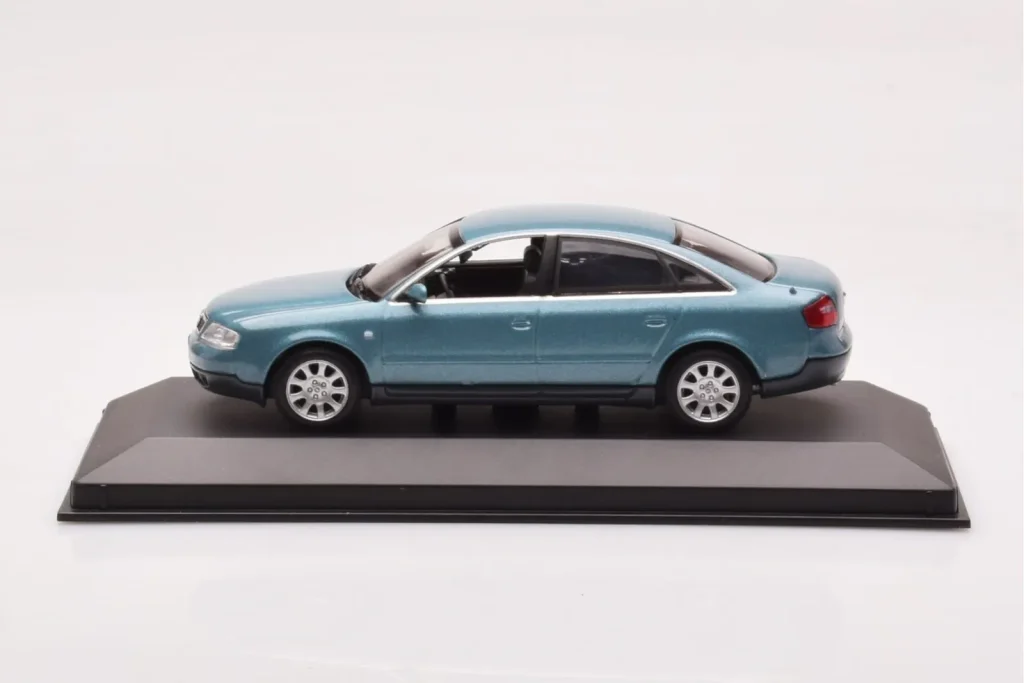 Model 1:43 Audi A6 C5 Petrol Metallic Minichamps