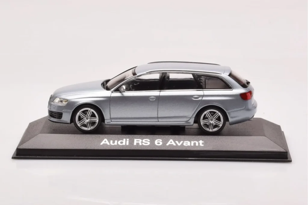 Model 1:43 Audi RS6 C6 Monza silver Minichamps [5010710213]