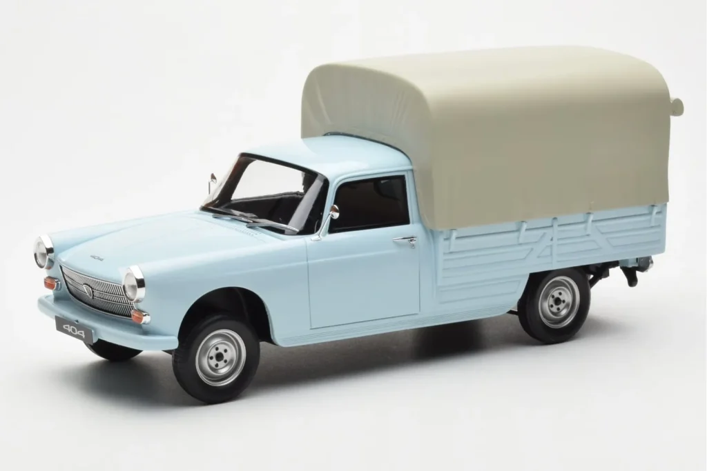 Model 1:18 Peugeot 404 Pickup Bache Pastel blue Otto