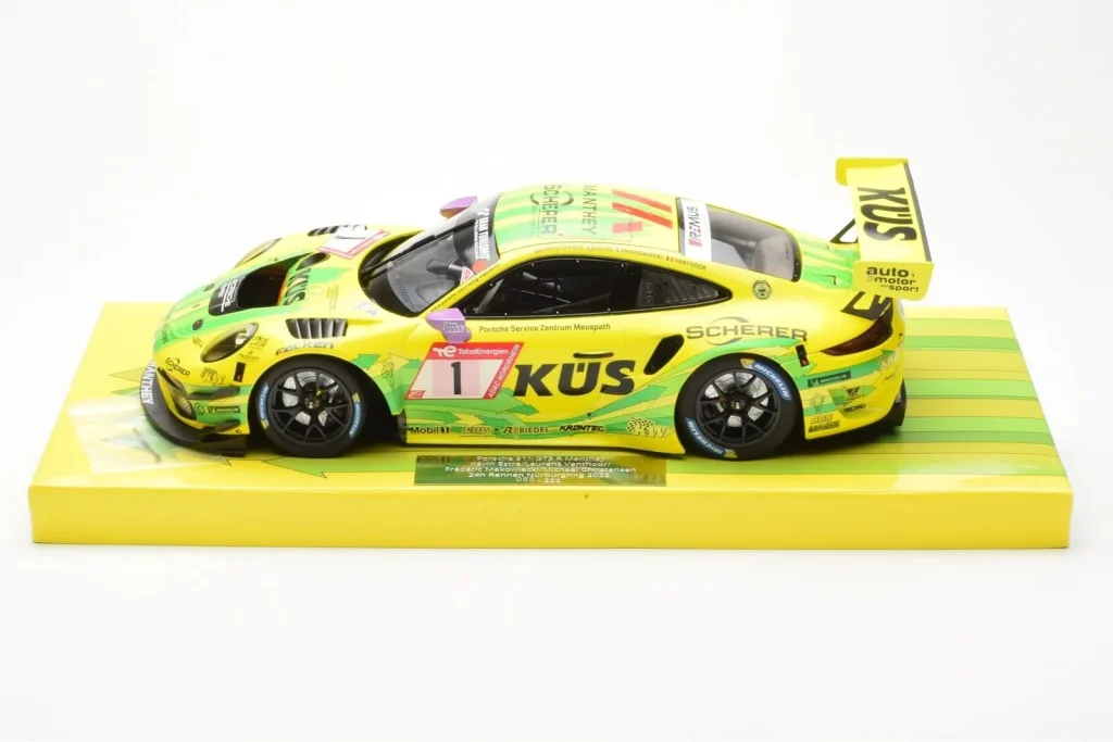 โมเดลรถ 1:18 Porsche 911 991.2 GT3 R #1 Manthey Racing 24 Hours Nurburgring ปี 2022 Minichamps (มือสอง)