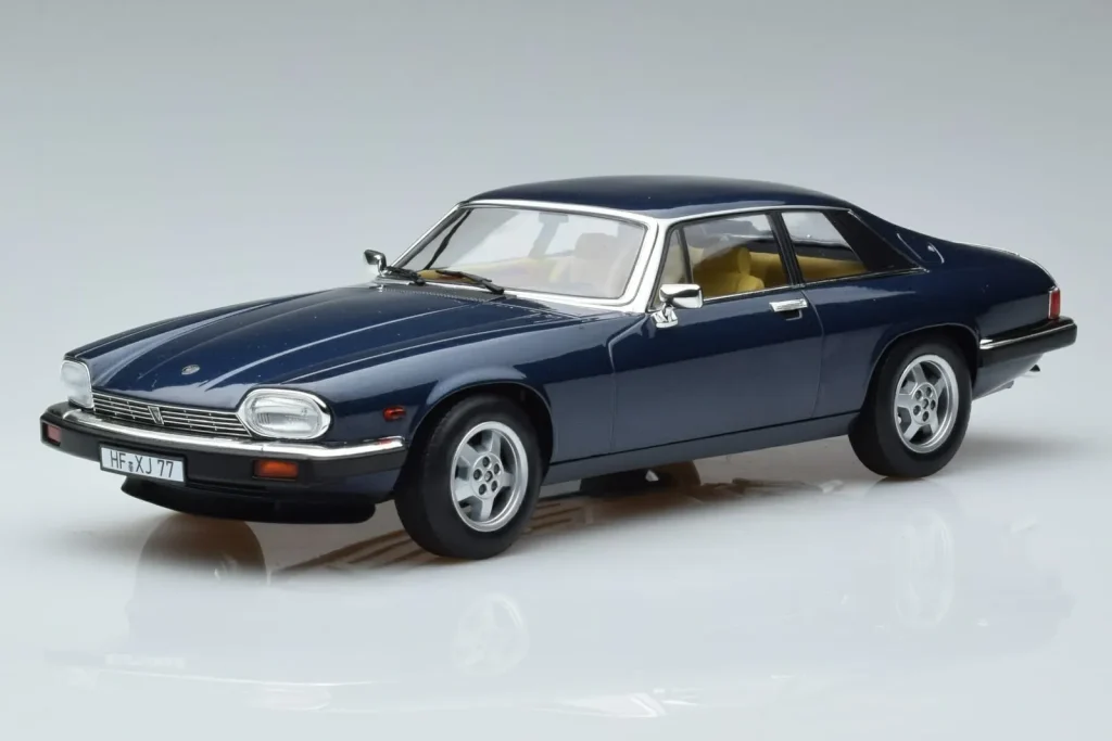 Model 1:18 Jaguar XJS V12 Blue Metallic Limited Edition Norev