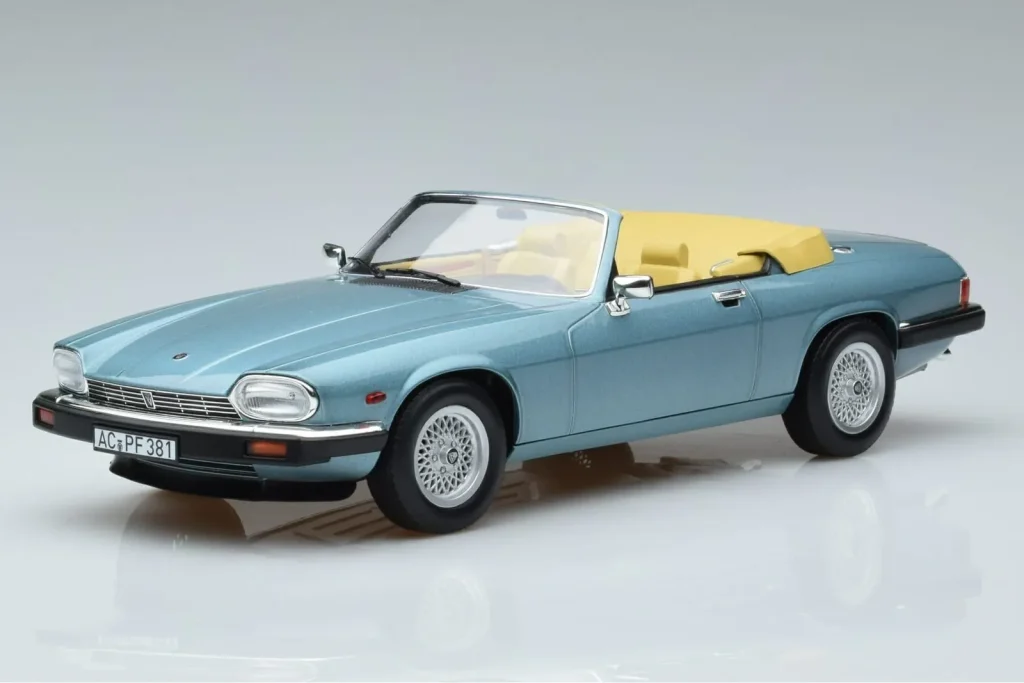 โมเดลรถ 1:18 Jaguar XJS V12 Convertible Light Blue Metallic Norev