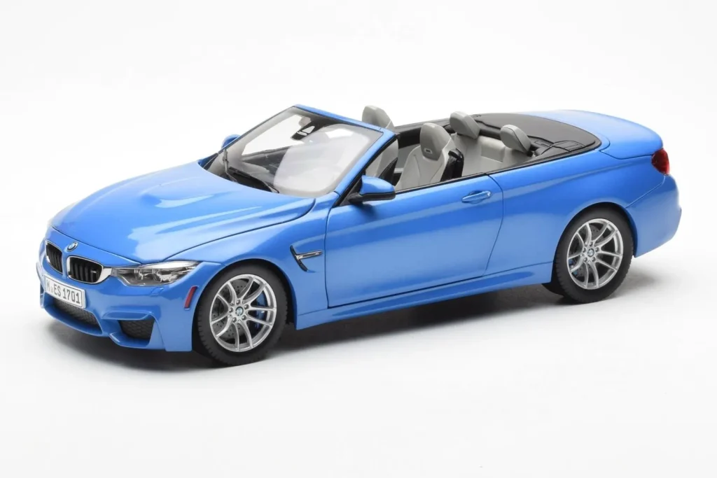 โมเดลรถ 1:18 BMW M4 F83 Cabriolet Yas Marina สีน้ำเงิน Paragon (มือสอง)