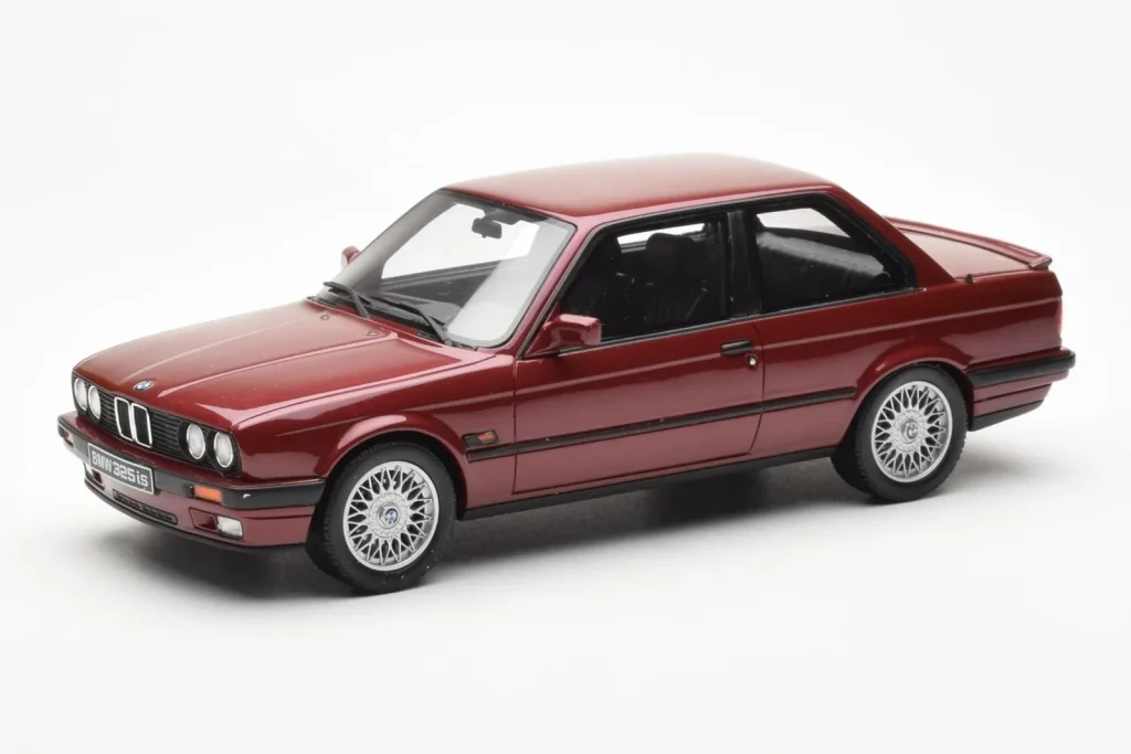 车型 1:18 BMW 325i E30 Bordeaux Metallic Otto
