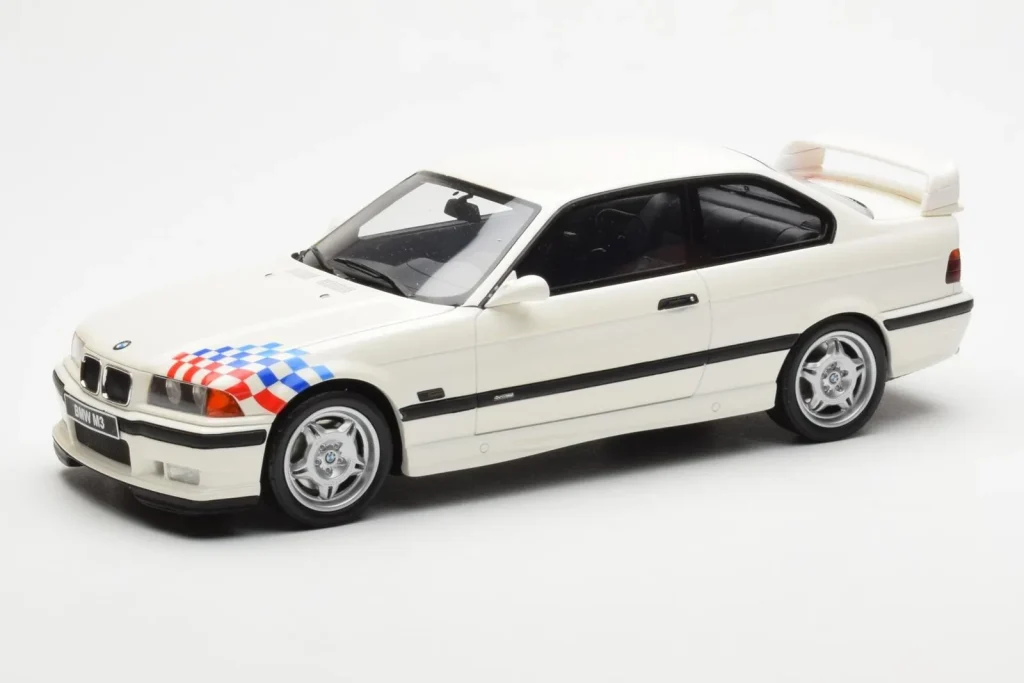 โมเดลรถ 1:18 BMW M3 E36 Lightweight สีขาว Otto (มือสอง)