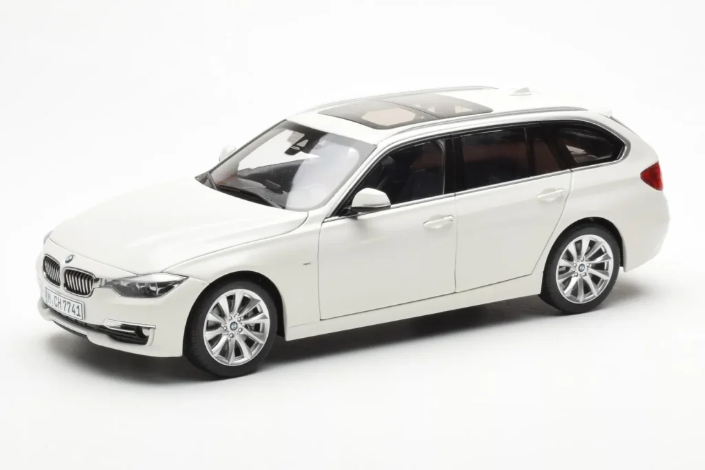 Model 1:18 BMW 335i F31 Touring Alpine white Paragon