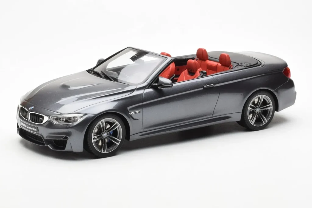 โมเดลรถ 1:18 BMW M4 F83 Cabriolet สีเทา GT Spirit (มือสอง)