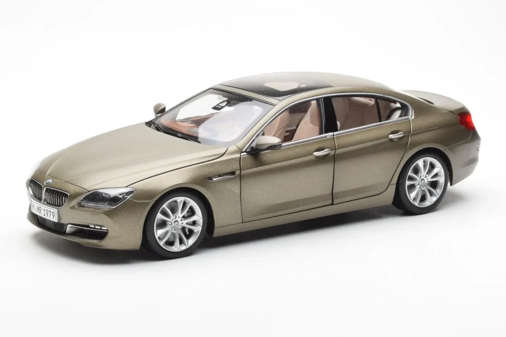โมเดลรถ 1:18 BMW 650i F06 Gran Coupe Frozen สีบรอนซ์เมทัลลิก Paragon (มือสอง)