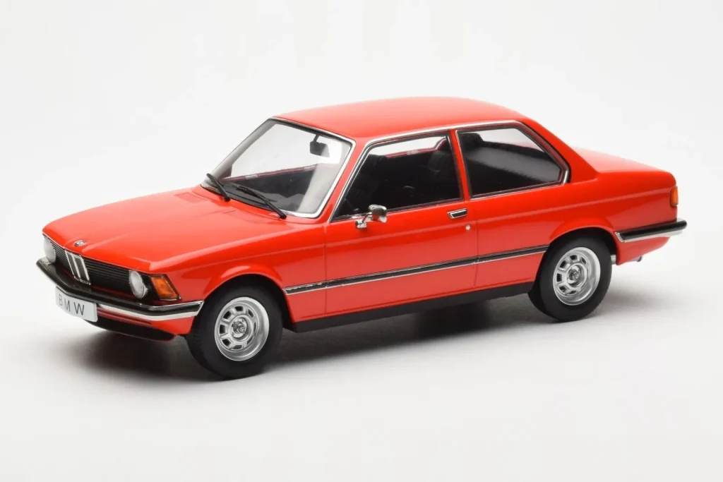 Model 1:18 BMW 318 E21 red KK-Scale