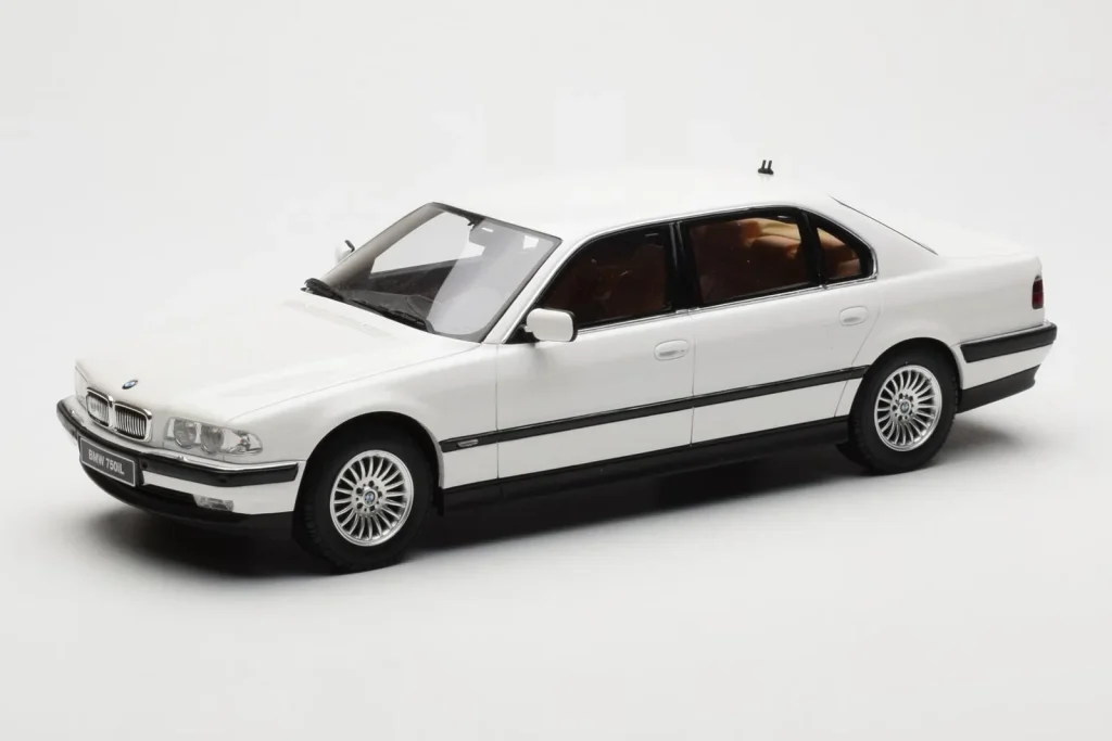 Model 1:18 BMW 750iL E38 Asia Exclusive white Otto