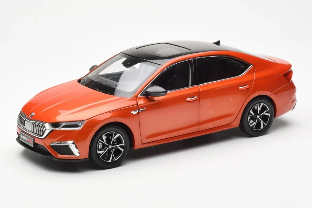 โมเดลรถ 1:18 Skoda Octavia Pro สีส้ม FAW
