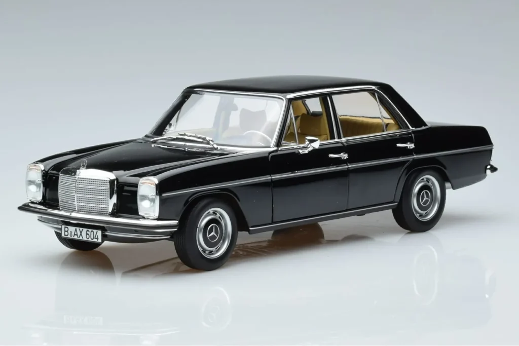 Model 1:18 Mercedes 200 W115 Limited Edition Norev