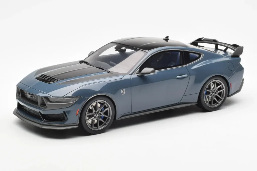 โมเดลรถ 1:18 Ford Mustang Dark Horse Vapor สีน้ำเงินเมทัลลิก GT Spirit
